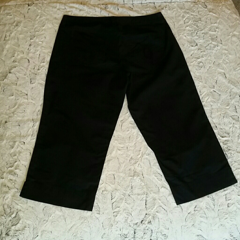 Black capris - Picture 3 of 4